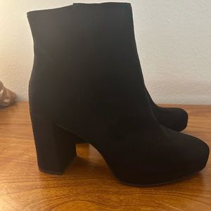 NWOT Ankle boots Sz 6